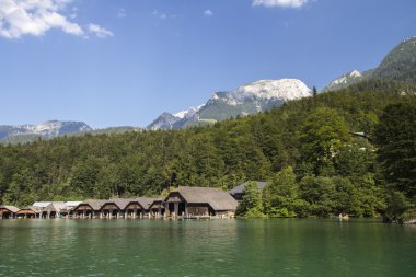 Boathouses Koenigssee göle yakın Berchtesgaden, Almanya, 2015