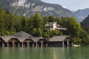 Boathouses Koenigssee göle yakın Berchtesgaden, Almanya, 2015
