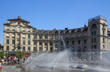 Stachus Çeşmesi, Karlsplatz, Münih, Almanya, 2015