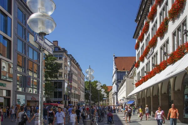 Calle Kaufinger en Munich, Alemania, 2015 — Foto de Stock