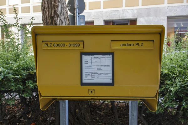 Münih'te halka açık posta kutusu, Almanya, 2015 — Stok fotoğraf