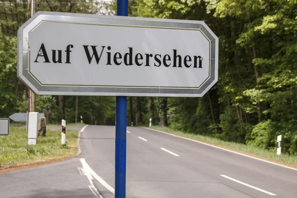 Abschiedsschild an einer Straße in Römhild, Deutschland, 2016 — Stockfoto