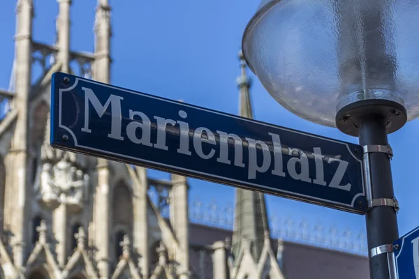 Sinal de rua de Marienplatz em Munique, Alemanha, 2015 — Fotografia de Stock