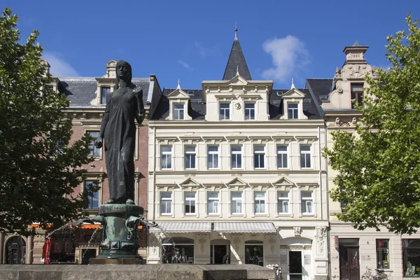 Brunnen auf dem Marktplatz von Crimmitschau, Deutschland, 2015 — Stockfoto