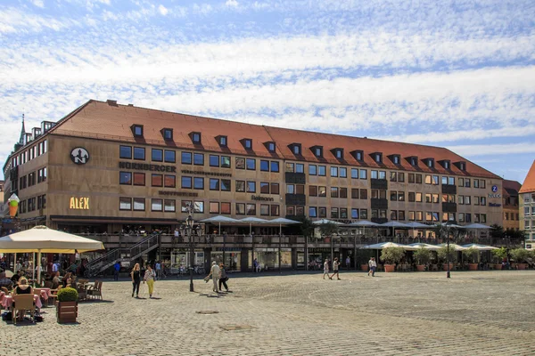 メイン マーケット広場、ドイツのニュルンベルクで 2015 — ストック写真