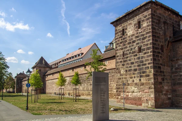 Paredes da cidade ao longo do Frauentorgraben em Nuremberg, Alemanha, 2015 — Fotografia de Stock