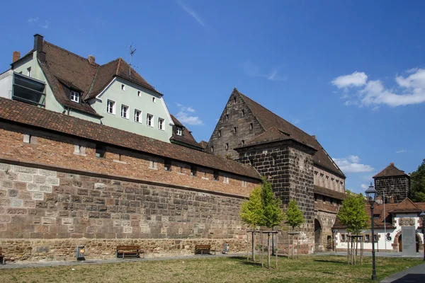 Paredes da cidade ao longo do Frauentorgraben em Nuremberg, Alemanha, 2015 — Fotografia de Stock