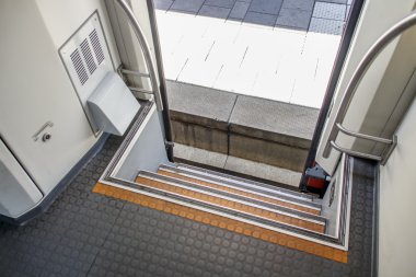 Açık kapı 2015 merkez tren istasyonu, Nuremberg'de, bekleyen bir trenin