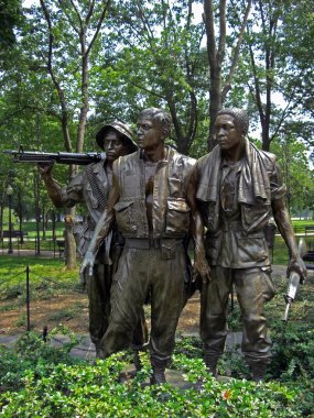 Washington D.C.'deki Vietnam Gazileri Anıtı'nda üç askerin heykeli, ABD, 2008