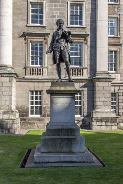 Oliver Goldsmith Trinity College, Dublin, İrlanda heykeli, 