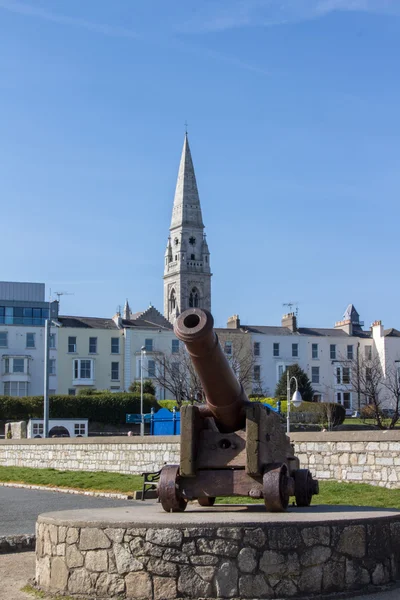 Deniz 2015 Dun Laoghaire, İrlanda Dublin Koyu'nun kenarında tarihi silah