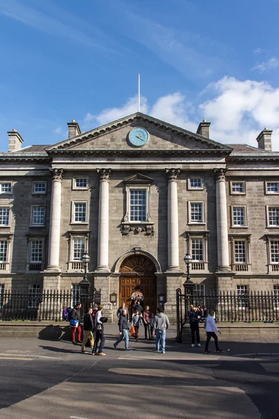Entrada principal del Trinity College en Dublín, Irlanda, 2015 — Foto de Stock