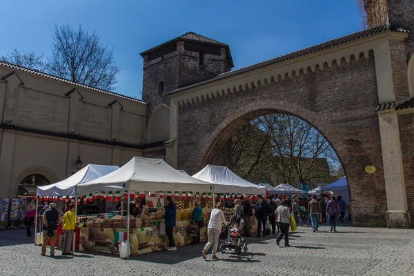 Итальянский рынок продуктов питания на выставке Sendlinger Tor в Мюнхене, 2015 — стоковое фото