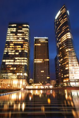 Twiligh, ofis binaları