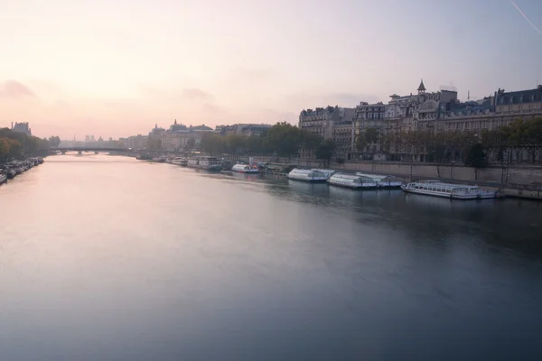 Paříž, řeku Seinu — Stock fotografie