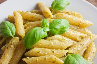 Pesto ile makarna