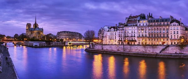 París: Río Sena y Catedral de Notre Dame — Foto de Stock