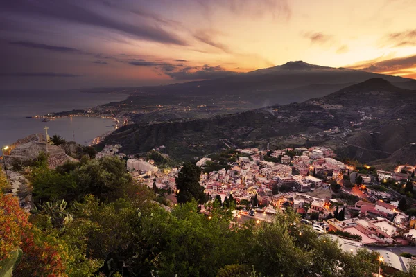 Etna vanaf Taormina, Sicilië — Stockfoto