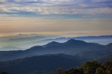 Dağ manzarası, peyzaj, Doi Inthanon, Chiang Mai, Tayland üzerinde bakış açısı