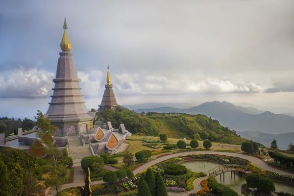 A Doi Inthanon Chiangmai Thaiföld király és királyné pagoda — Stock Fotó