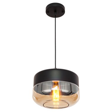 Beyaz arkaplanda izole edilmiş klasik tarzda avize