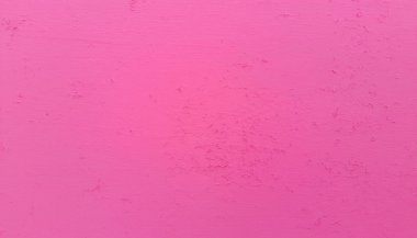 Pembe duvar kırık boya ile kaplı