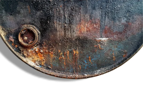Primer plano del viejo barril de almacenamiento de aceite de metal oxidado y sucio aislado sobre fondo blanco — Foto de Stock