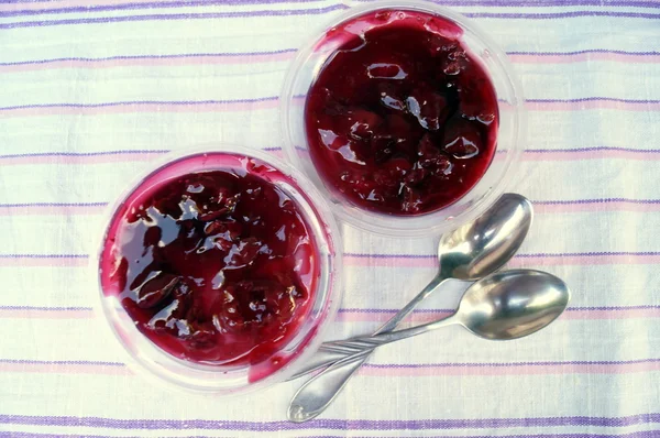 Parfait dessert with berries, milk souffle and jello layers. Treat in a glass. — Stock Photo, Image