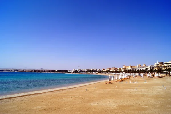 Lege strand op de Rode Zee kust van Sahl Hasheesh Hurghada Egypte — Stockfoto