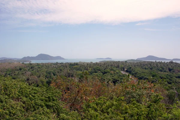 Krásný pohled na Andamanské moře od zobrazení bodu, Phuket, Thajsko jižně od. Panoramatický pohled — Stock fotografie