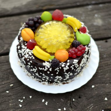  meyve ile çikolatalı kek