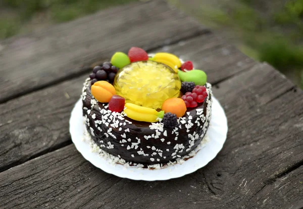  meyve ile çikolatalı kek