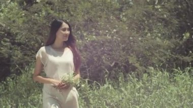 doğada yürüyüş bir güzellik