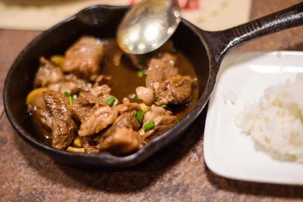 Yummy adobo z ryżem — Zdjęcie stockowe