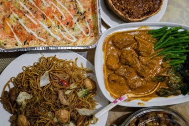 Masada nefis bir yemek, görkemli bir yemek için..