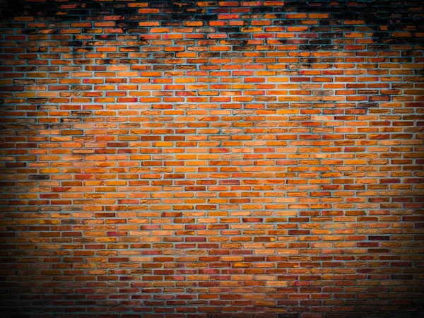 Parede de tijolo velho e sujo vermelho para fundo — Fotografia de Stock
