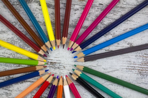 Färgglada pennor i en sammansättning — Stockfoto