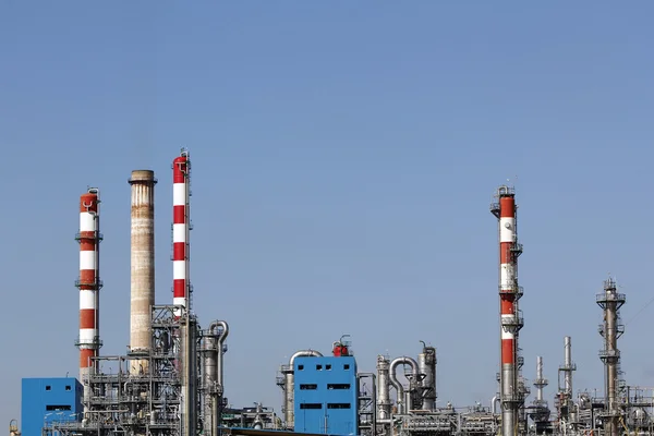 化学工業、煙突と煙突 — ストック写真