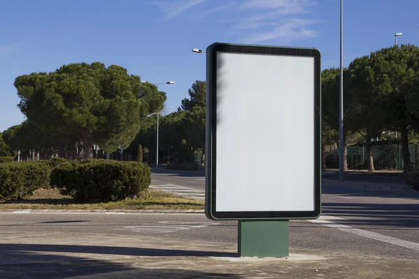 Ve veřejné zóně prázdné billboard venku, — Stock fotografie