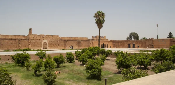 Palace i Marrakech med stora trädgårdar — Stockfoto