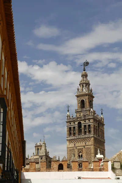 世界著名的大教堂的塞维利亚 la Giralda — 图库照片