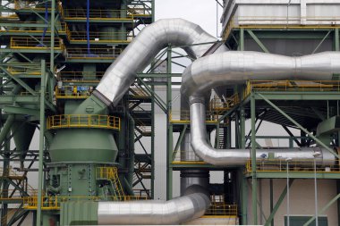 Bir rafineri endüstriyel tesislerde