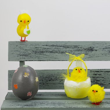 Paskalya yumurta ve civciv, bir Bank