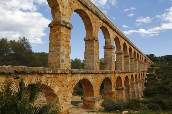 "El Pont del Diable", a roman aqueduct in Tarragona, Spain — ストック写真