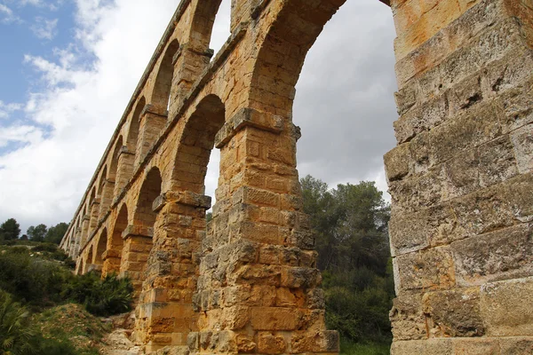 "El Pont del Diable", a roman aqueduct in Tarragona, Spain — Stock fotografie