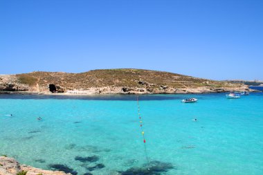 Yatlar ile Akdeniz sahil