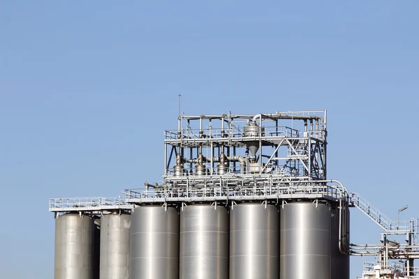 Silos y tanques —  Fotos de Stock