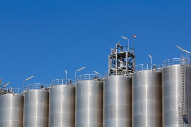 Depolama silo kimyasal bir bitki