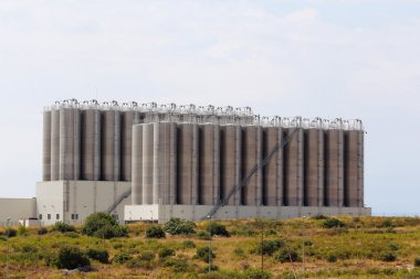 Kimya sanayiinde endüstriyel siloları