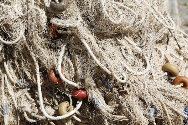 Fondo de la red de pesca, en un puerto comercial — Foto de Stock